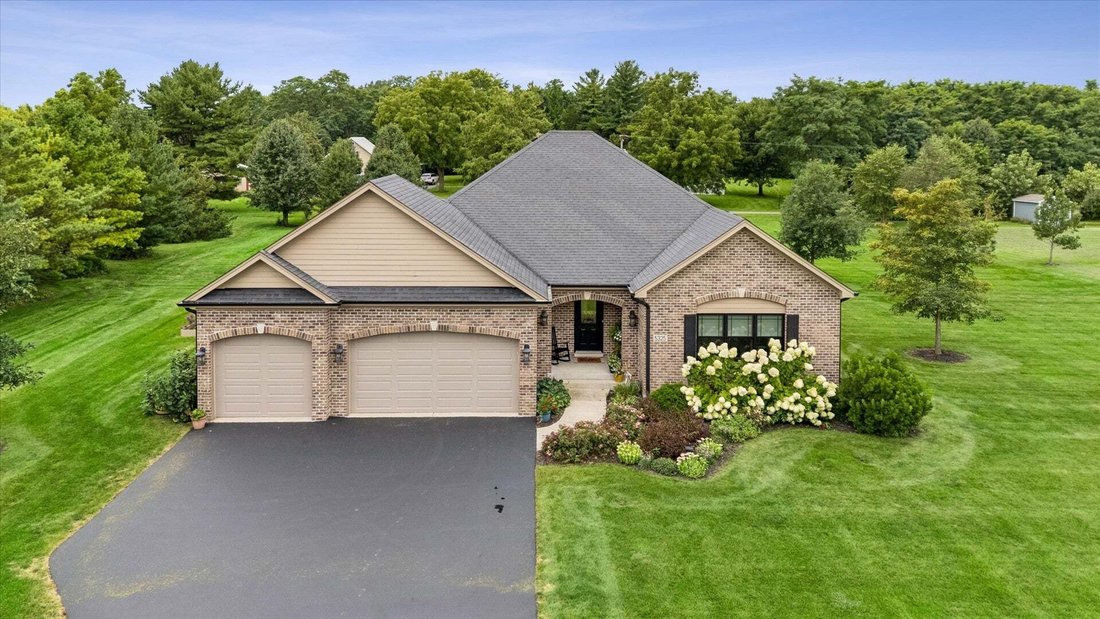 House in Oswego, Illinois, United States 2 - 18697786