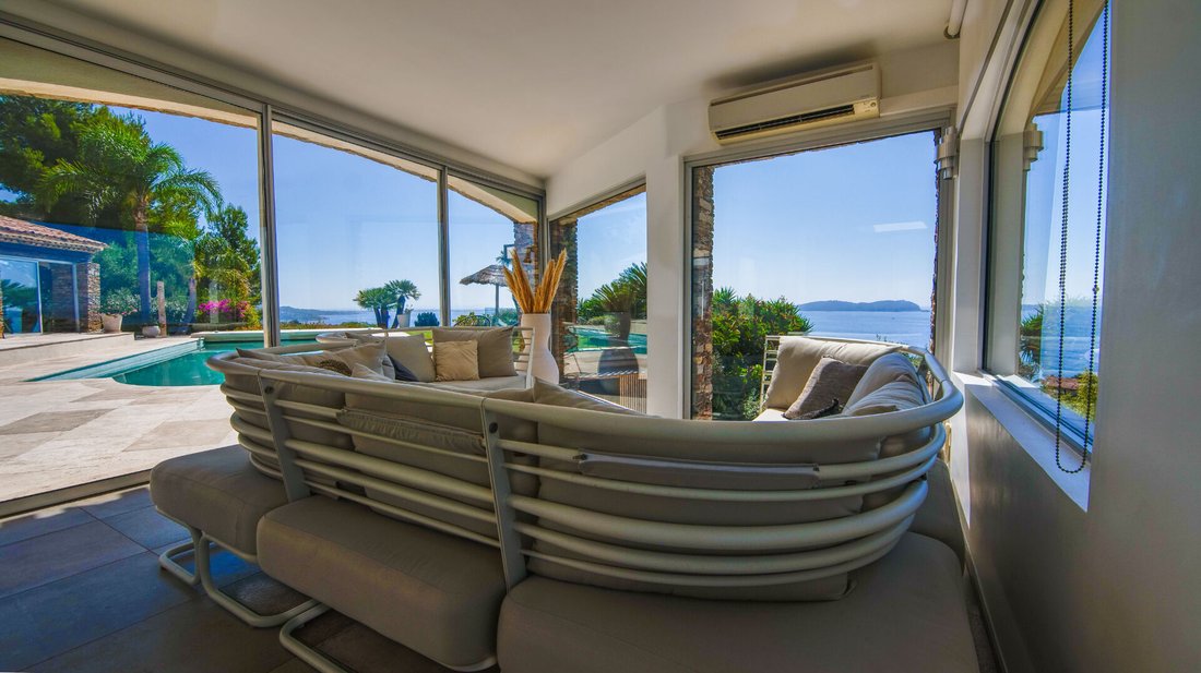 Villa in Carqueiranne, Provence-Alpes-Côte d'Azur, France 4 - 18635097