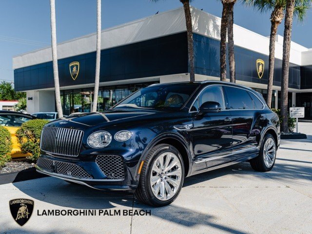 Suv in Palm Beach, FL, United States 1 - 18695992