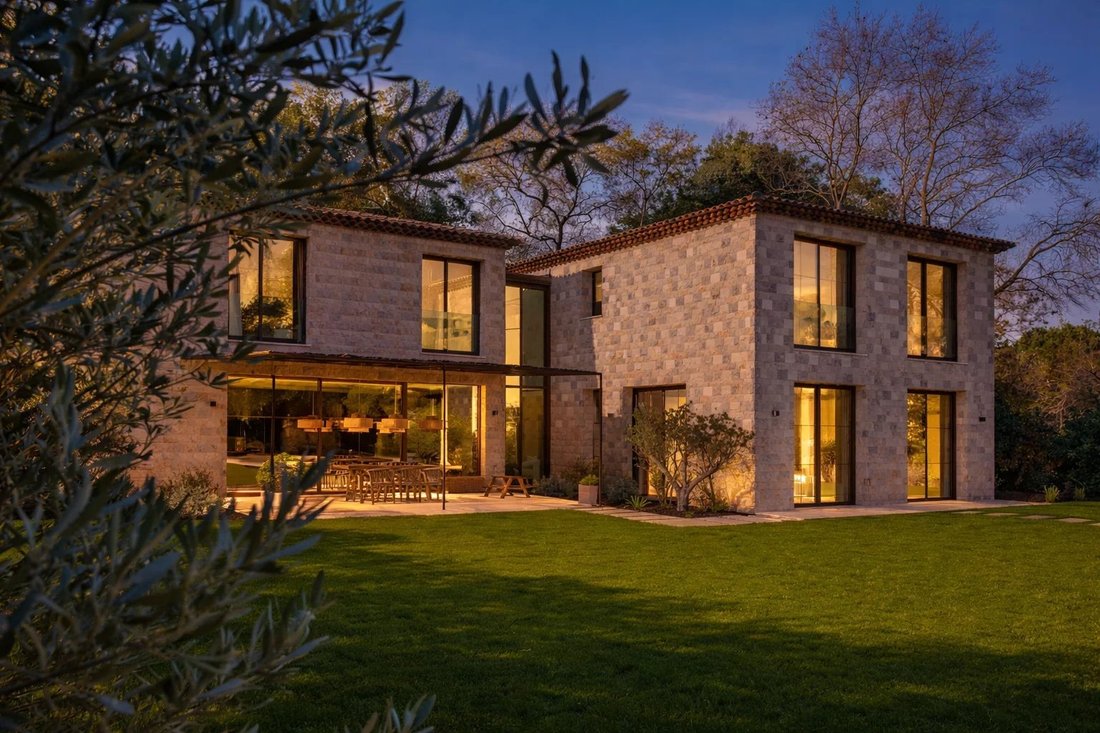 Villa in Mougins, Provence-Alpes-Côte d'Azur, France 3 - 18695960