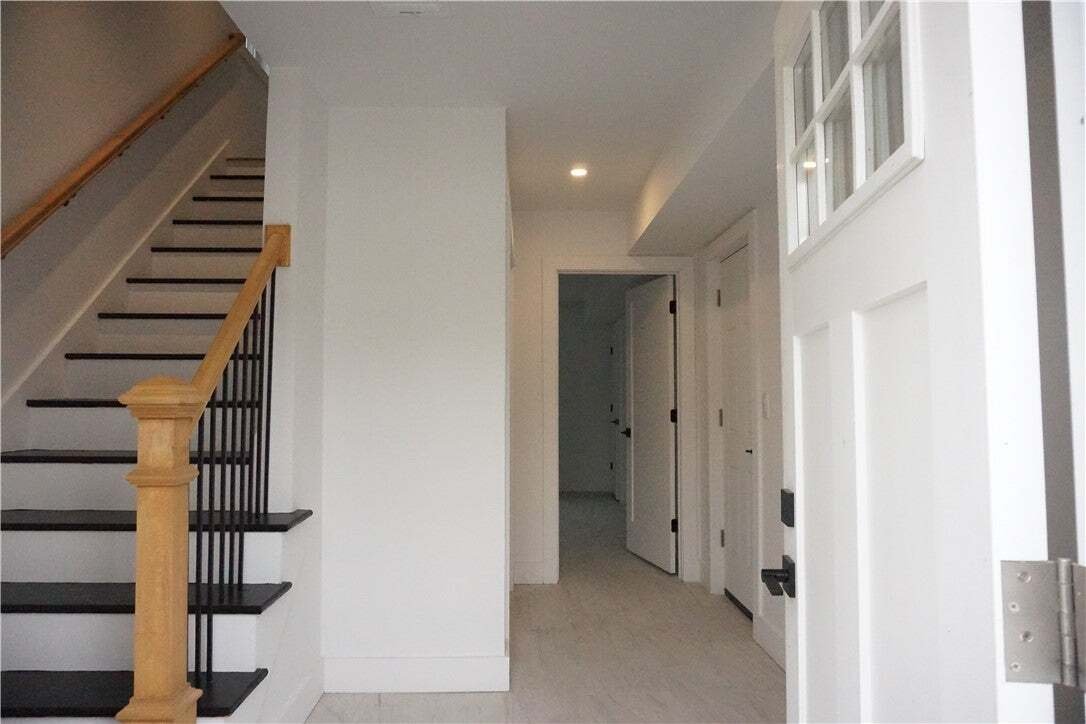 House in Cranston, Rhode Island, United States 4 - 18697458