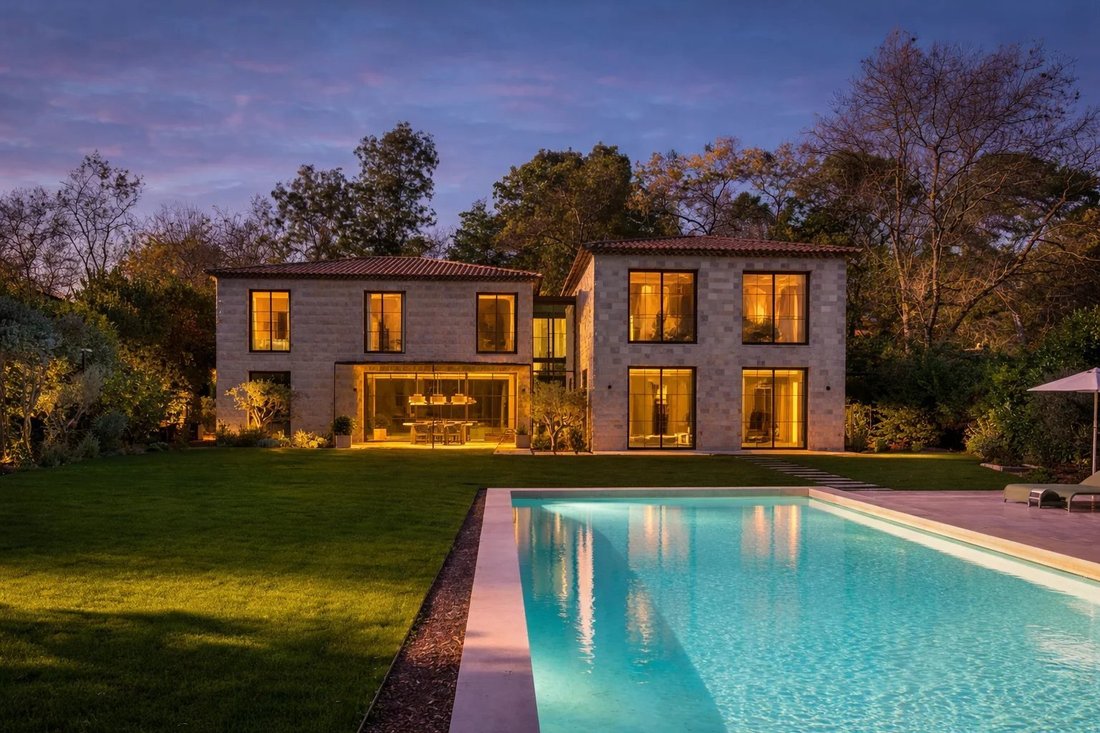 Villa in Mougins, Provence-Alpes-Côte d'Azur, France 1 - 18695960