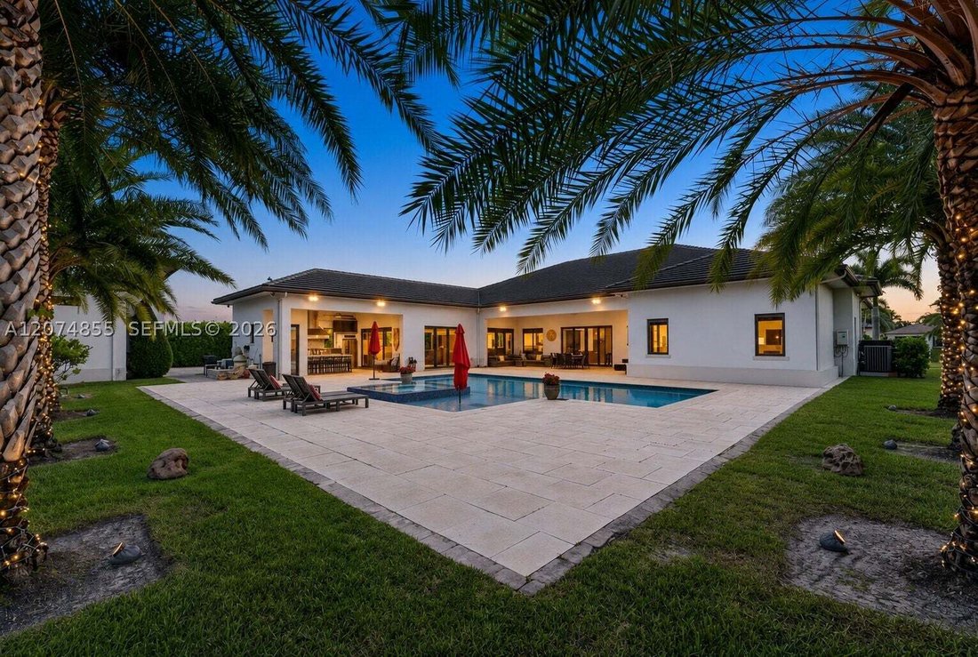 House in Miami Lakes, Florida, United States 2 - 18697307