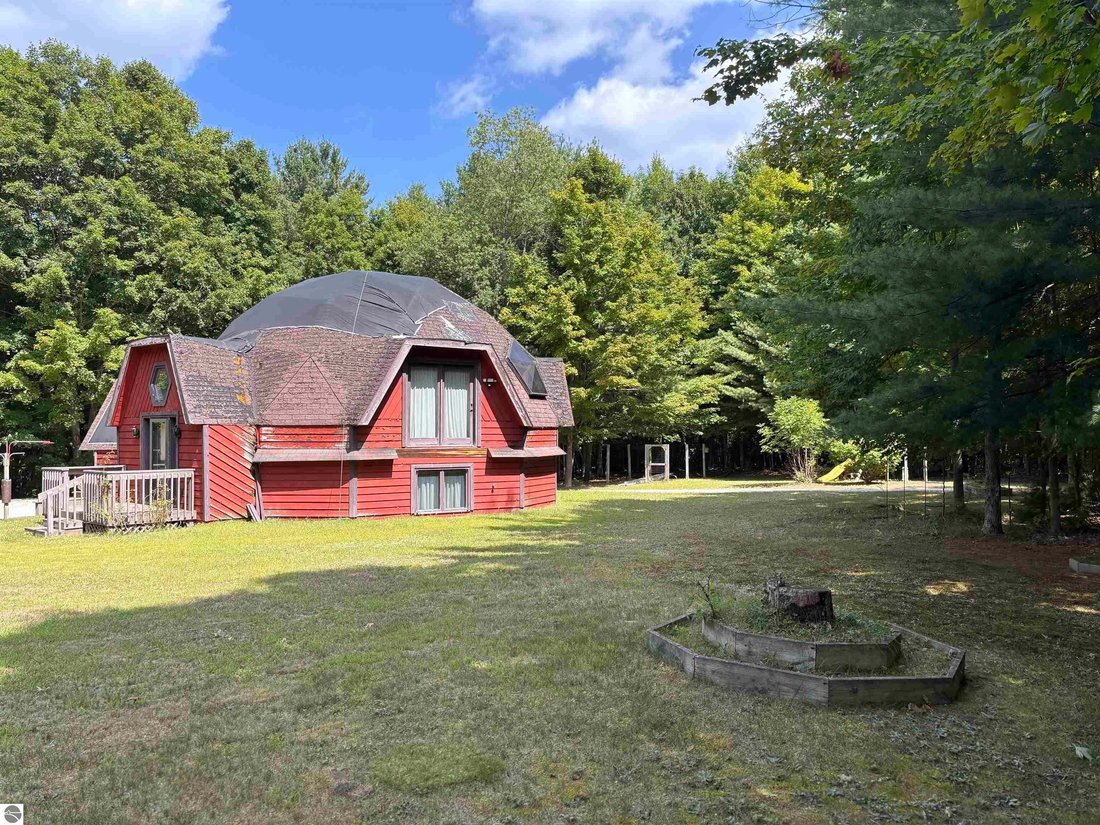 House in Traverse City, Michigan, United States 3 - 18697478