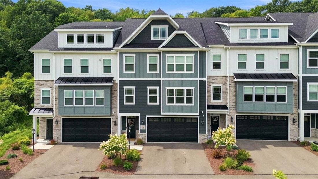 Townhouse in Franklin Park, Pennsylvania, United States 2 - 18696712