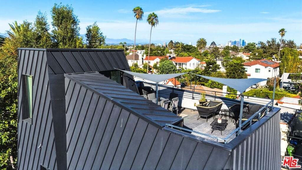 Los Angeles, California, United States 4 - 18697048