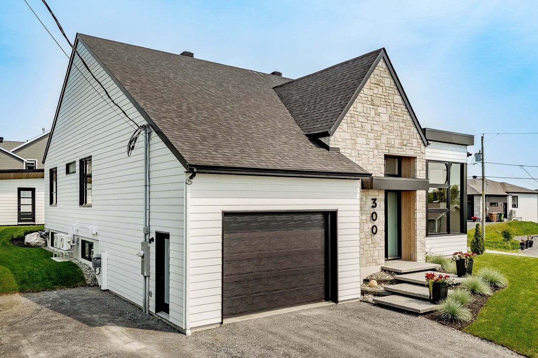 House in Sherbrooke, Quebec, Canada 4 - 18699135