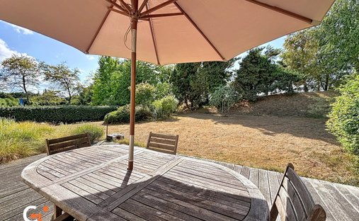 House in Gallieni-Saint Andre, Mont-Saint-Aignan, France 1
