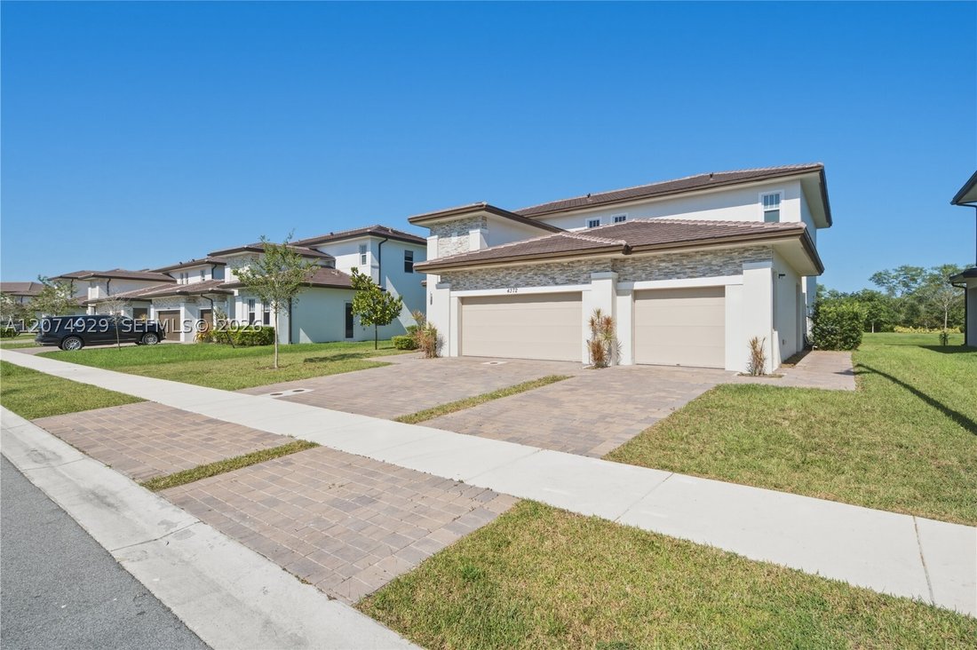 House in Davie, Florida, United States 3 - 18698063