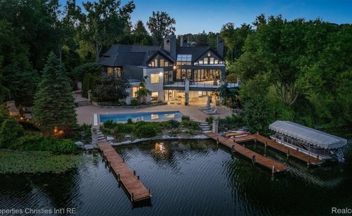 House in Wixom, Michigan, United States 1