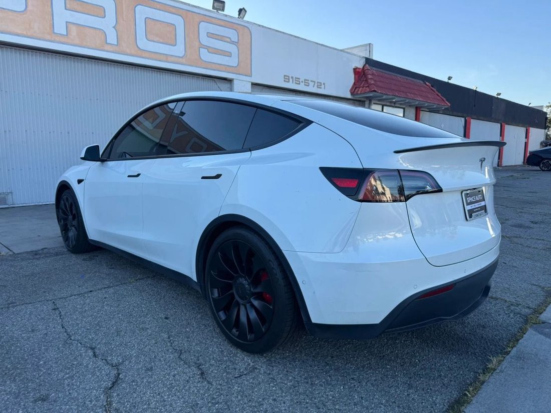 Suv in Azusa, CA, United States 5 - 18699637