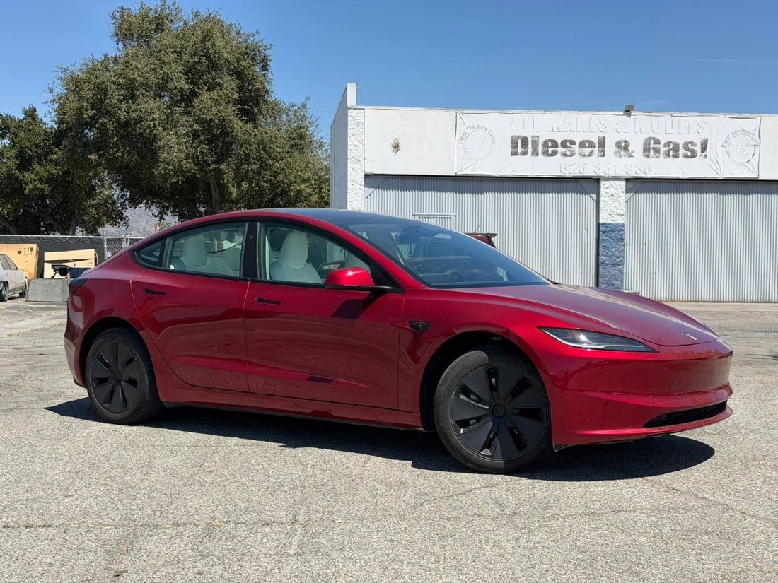 Sedan in Azusa, CA, United States 1 - 18699642