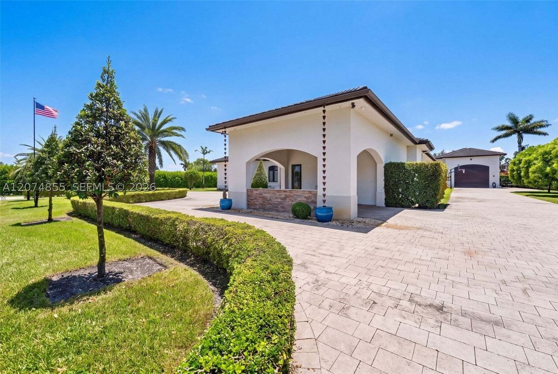 House in Miami Lakes, Florida, United States 3 - 18697307