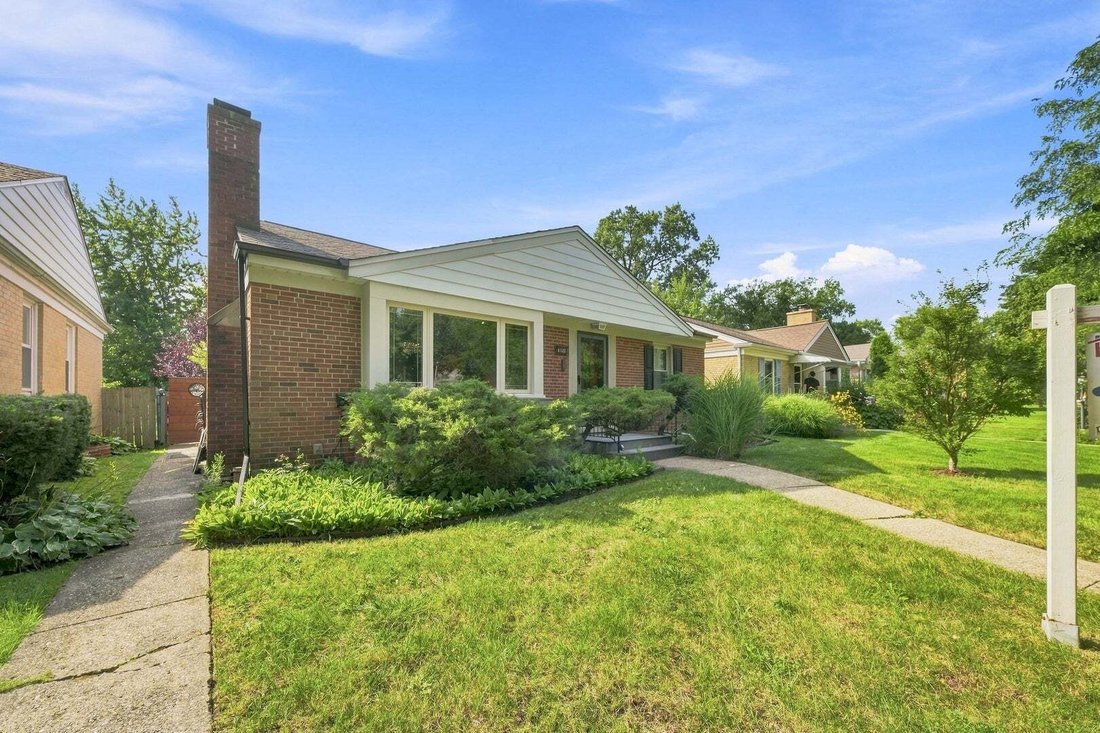 House in Skokie, Illinois, United States 4 - 18697803