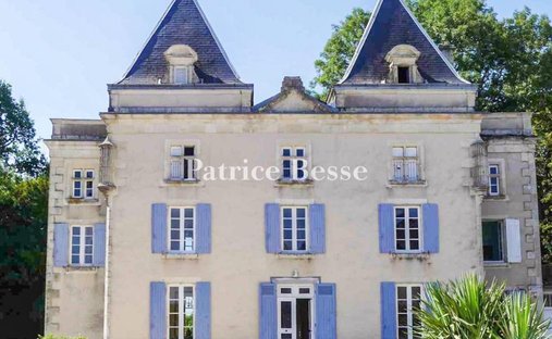 House in Centre Ville, Saint-Maixent-l'École, France 1
