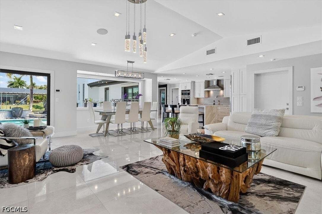 House in Fort Myers, Florida, United States 5 - 18696997