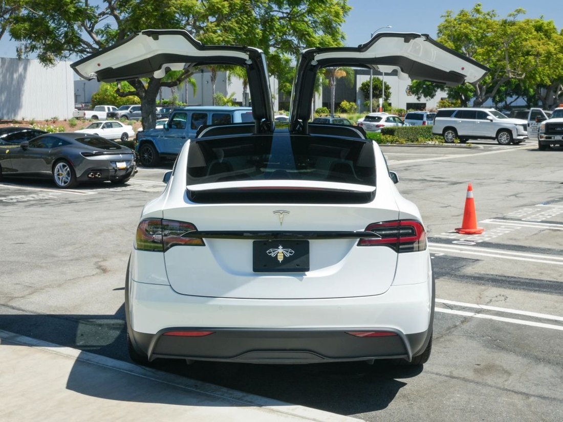 Suv in Costa Mesa, CA, United States 3 - 18679633