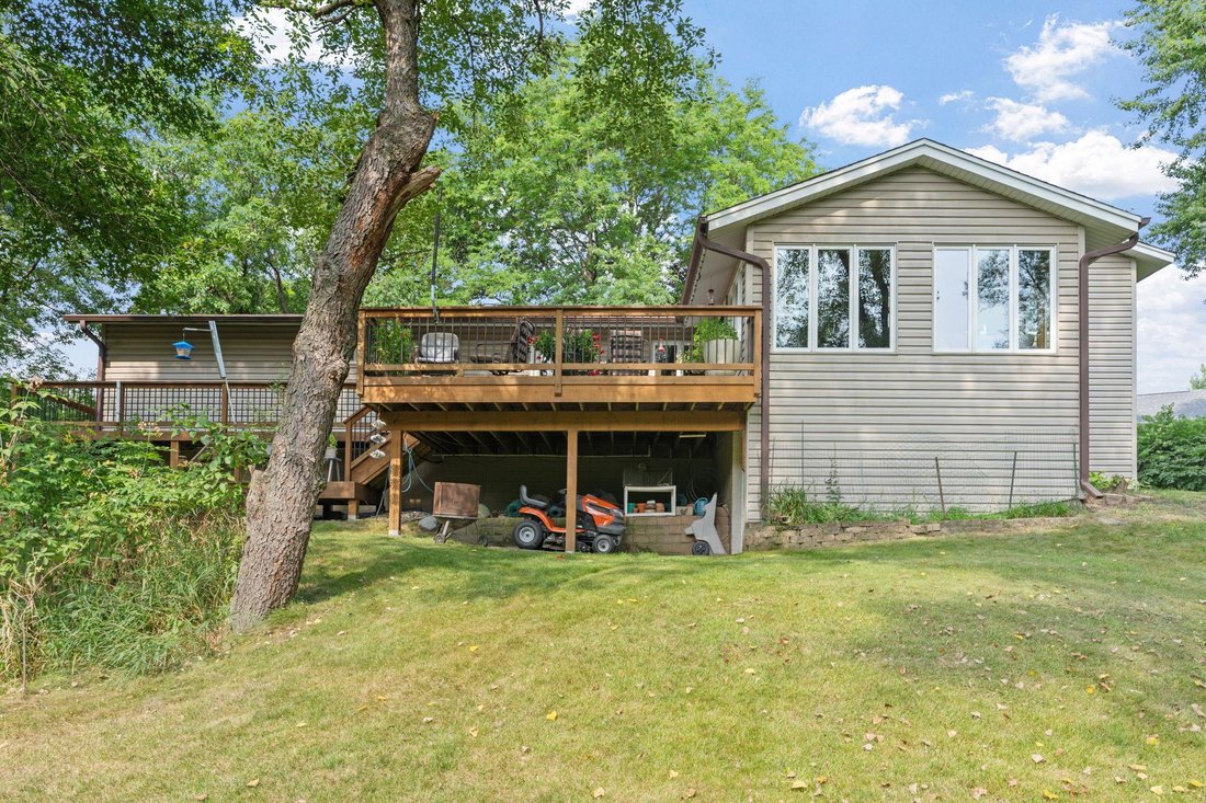 House in Minnetonka, Minnesota, United States 5 - 18699127