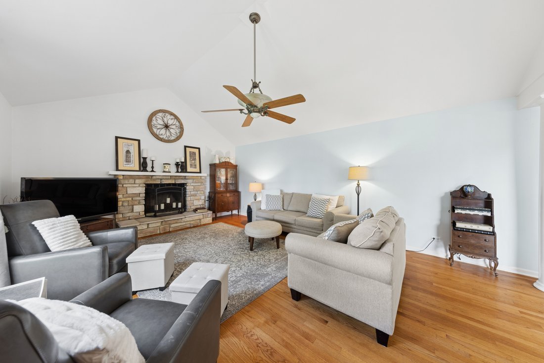 House in Darien, Illinois, United States 3 - 18696363