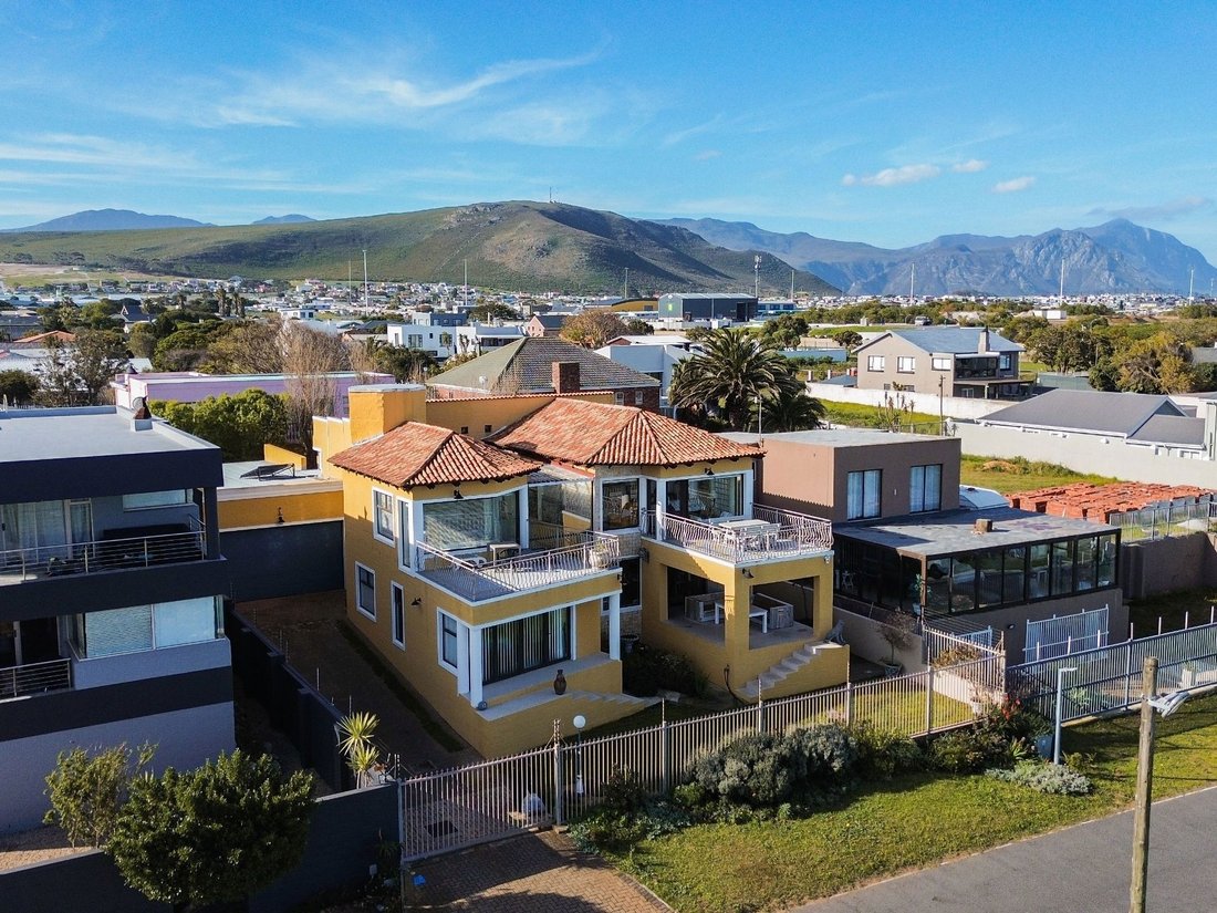 House in Sandbaai, Western Cape, South Africa 1 - 18696729