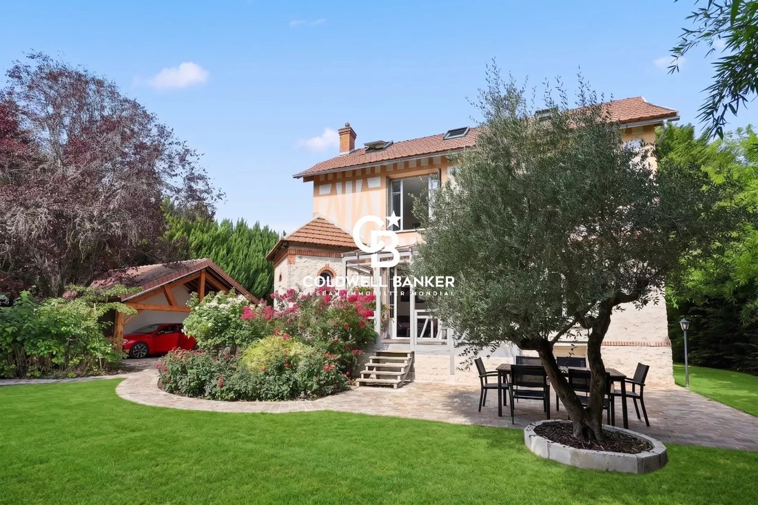 Villa in Milly-la-Forêt, Ile-de-France, France 1 - 18696158