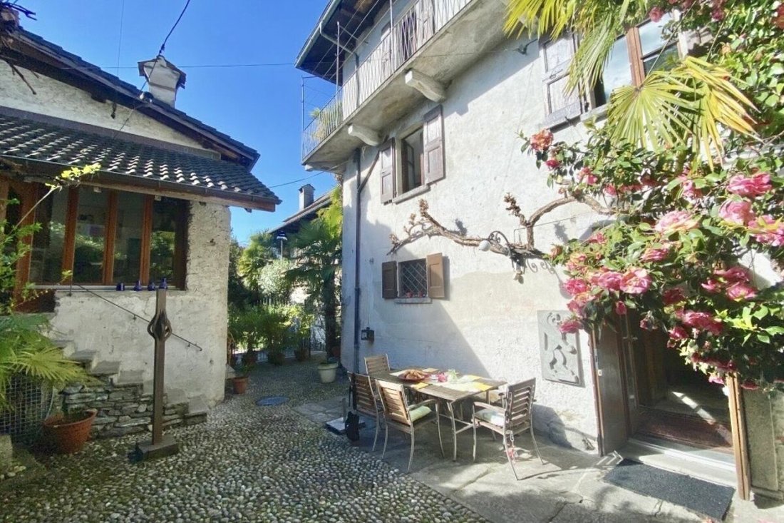 House in Gordola, Ticino, Switzerland 2 - 18696694