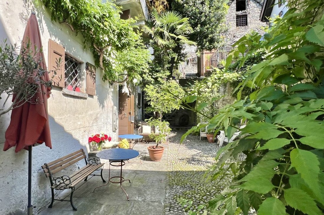 House in Gordola, Ticino, Switzerland 4 - 18696694