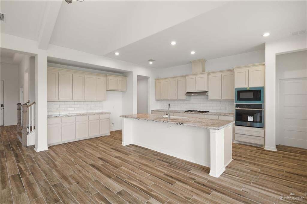 House in McAllen, Texas, United States 3 - 18696832
