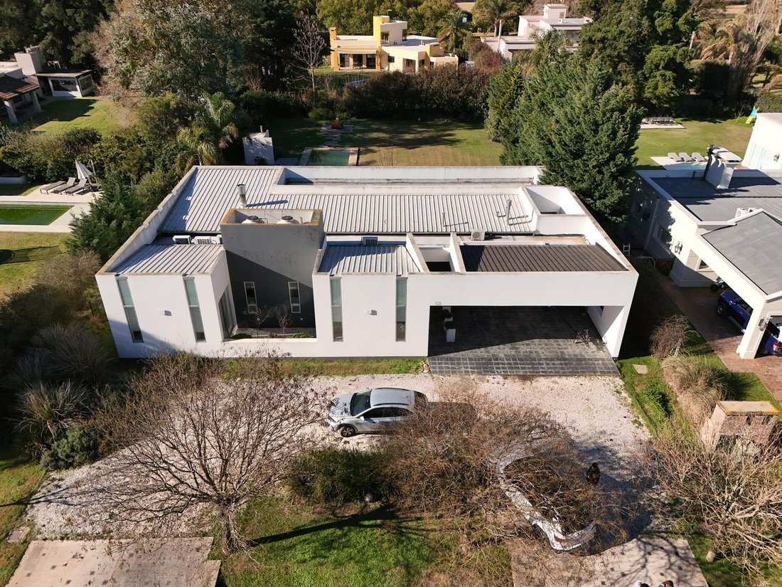 House in Venado Tuerto, Santa Fe Province, Argentina 3 - 18699048