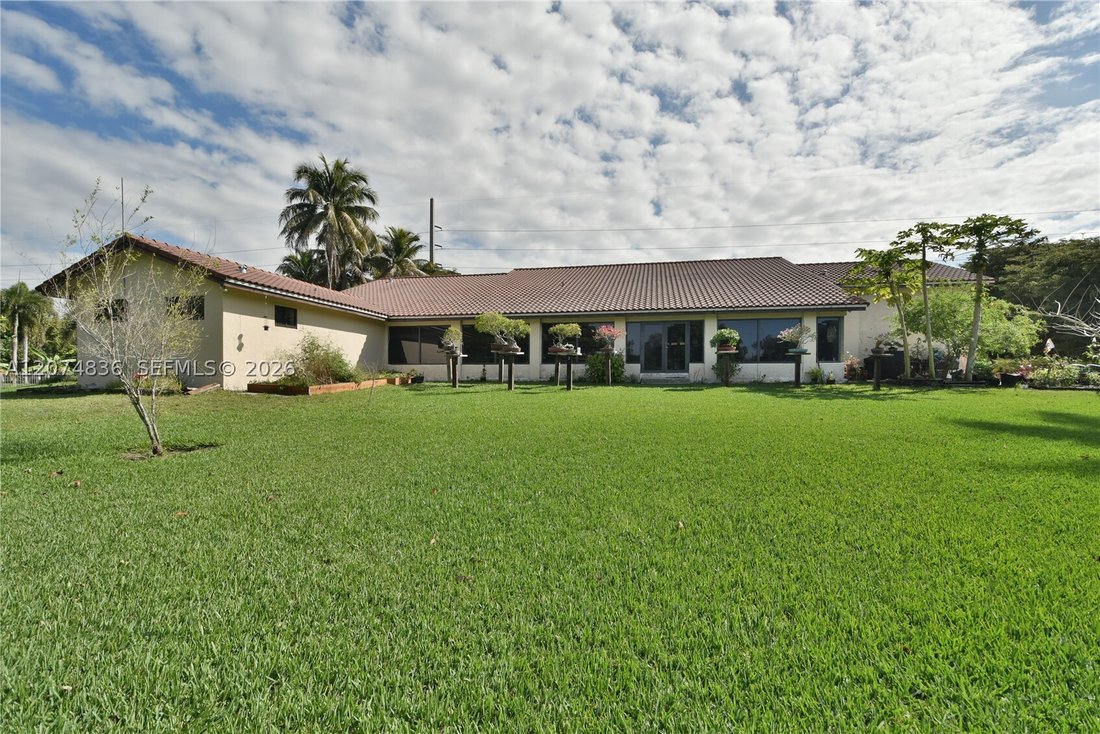 House in Weston, Florida, United States 4 - 18698038
