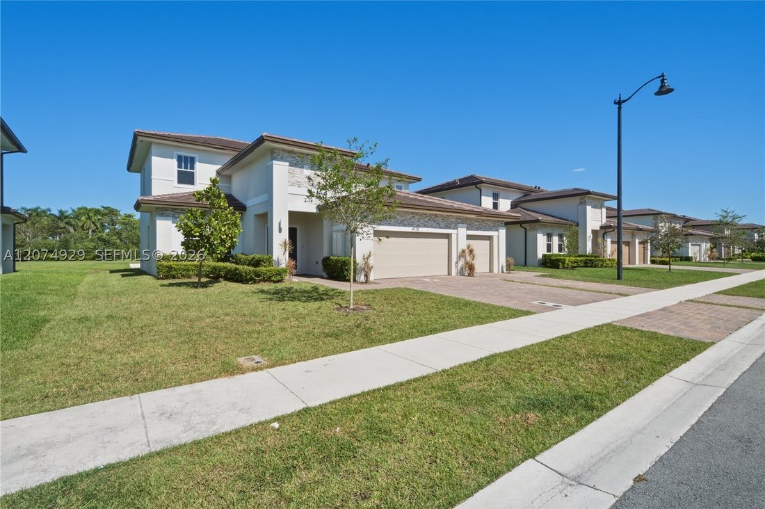 House in Davie, Florida, United States 4 - 18698063