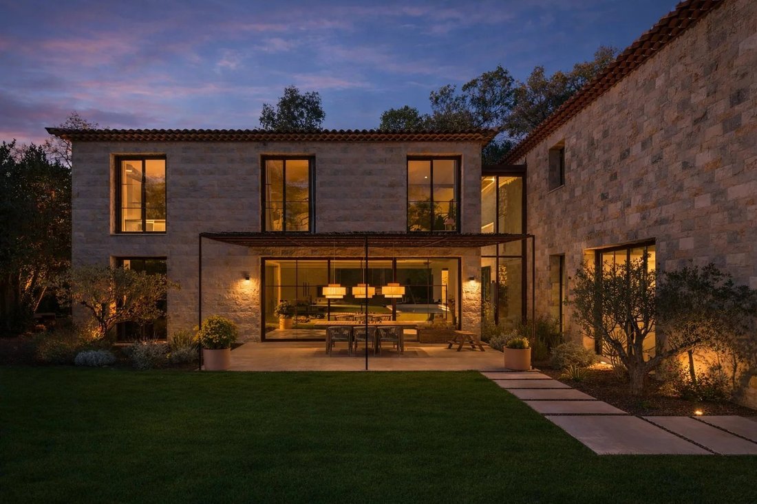 Villa in Mougins, Provence-Alpes-Côte d'Azur, France 2 - 18695960