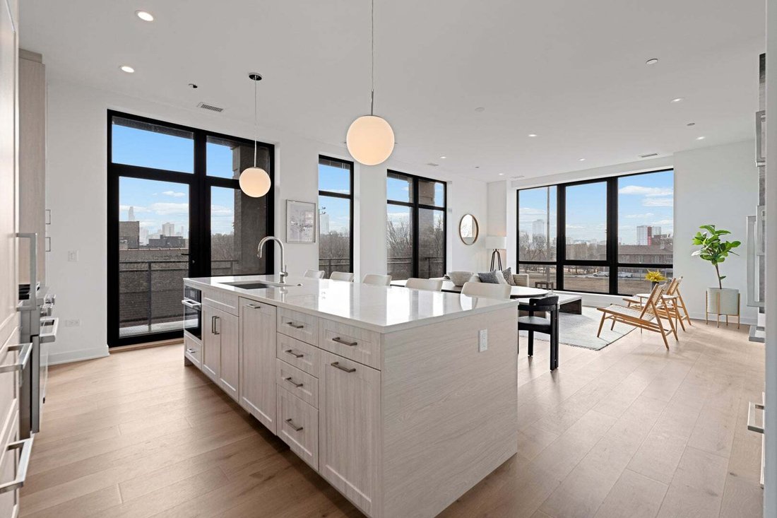 Condo in Chicago, Illinois, United States 5 - 18697746
