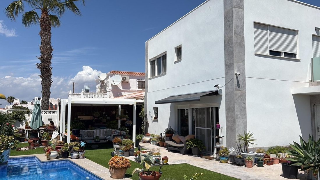 House in Torrevieja, Valencian Community, Spain 1 - 18699268