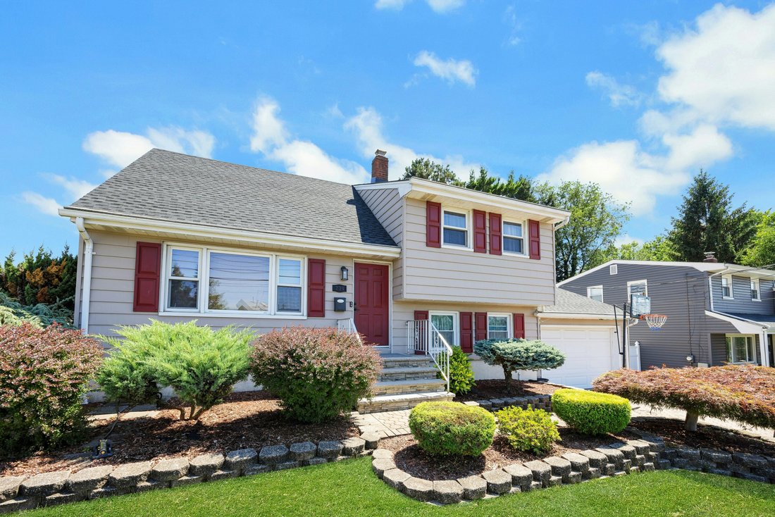 House in Saddle Brook, New Jersey, United States 3 - 18696454