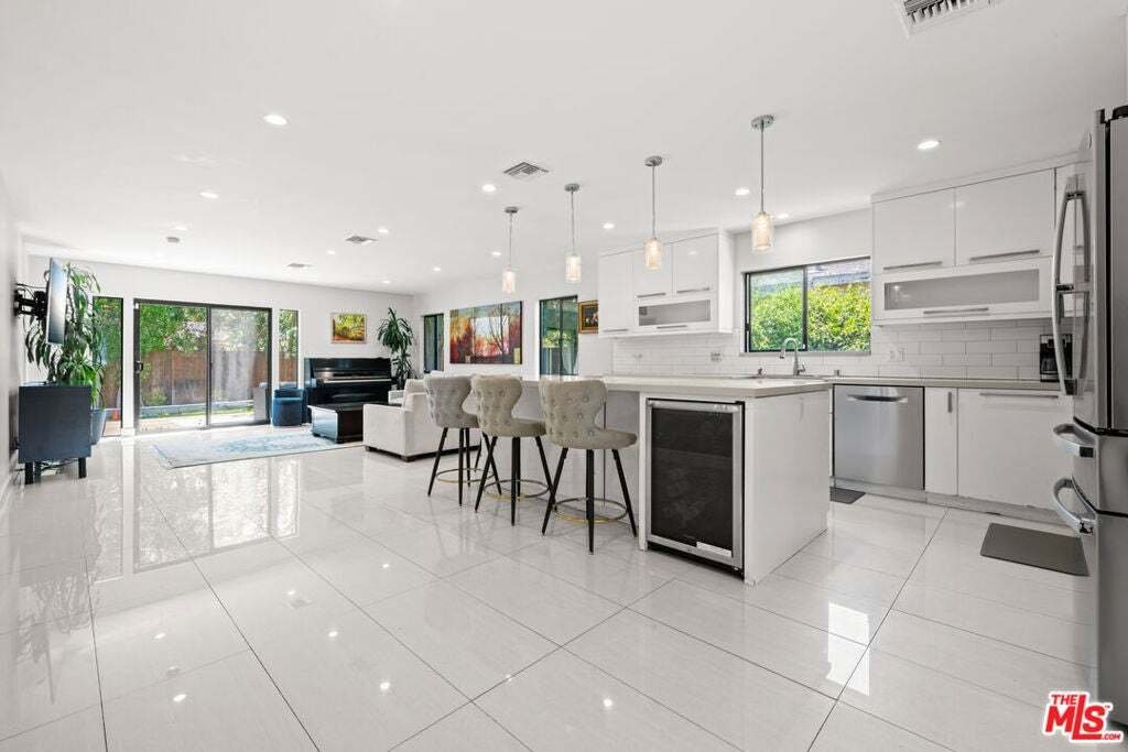 House in Los Angeles, California, United States 3 - 18697049