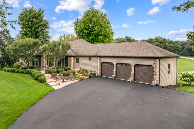 House in Huntley, Illinois, United States 2 - 18696505