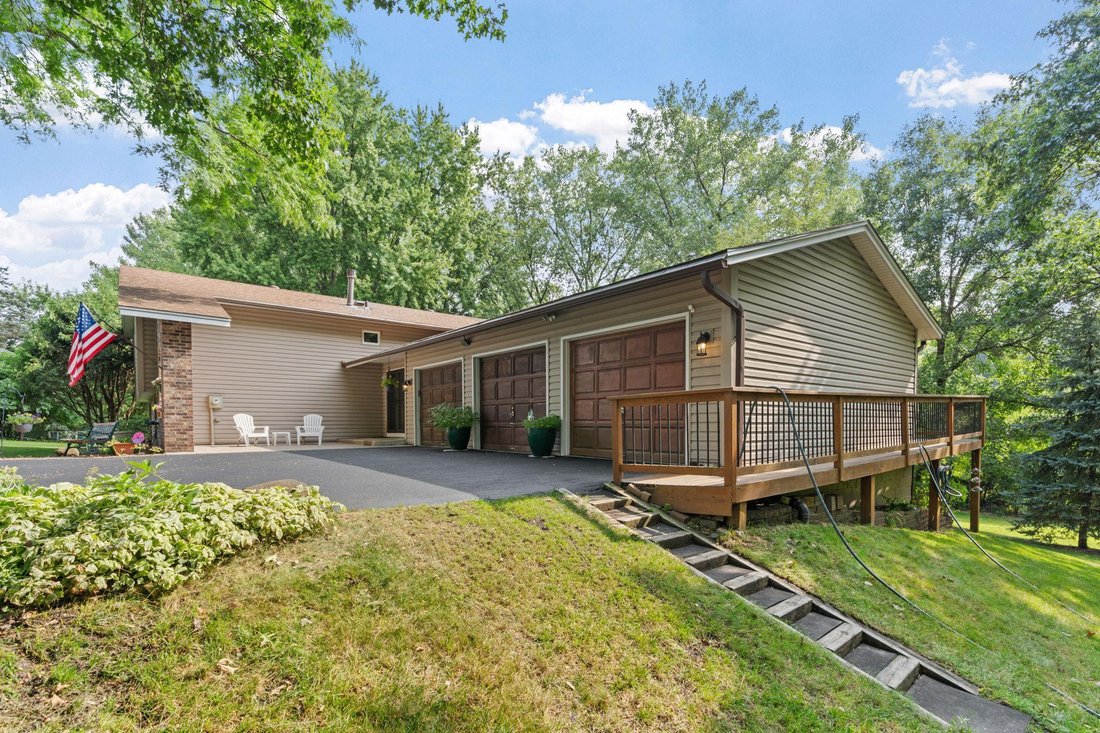 House in Minnetonka, Minnesota, United States 3 - 18699127