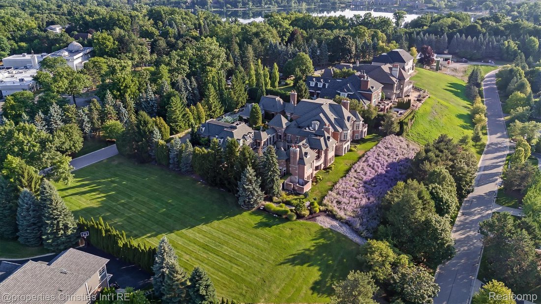 House in Bloomfield Hills, Michigan, United States 2 - 18666874