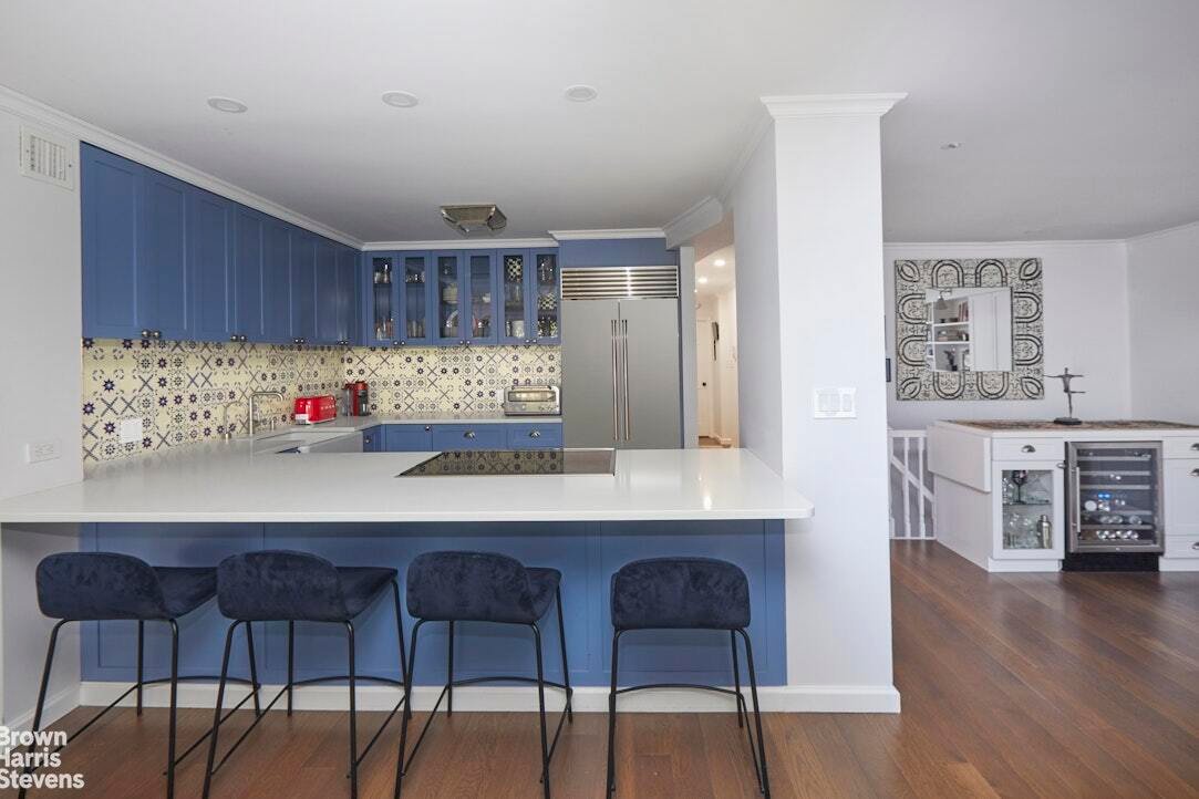 Co Op in New York, New York, United States 4 - 18697403