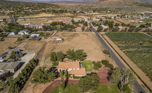 House in Dammeron Valley, Utah, United States 1