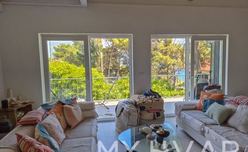 House in Jelsa, Split-Dalmatia County, Croatia 1