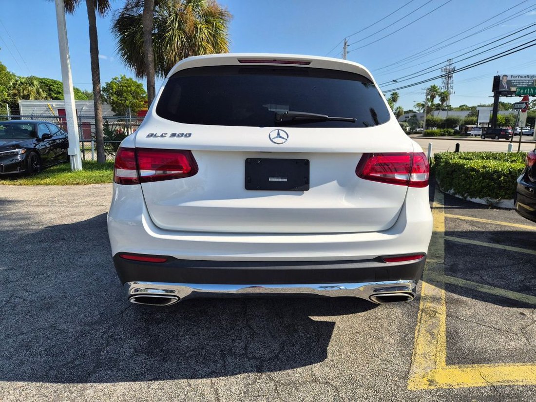 Suv in West Palm Beach, FL, United States 5 - 18699660