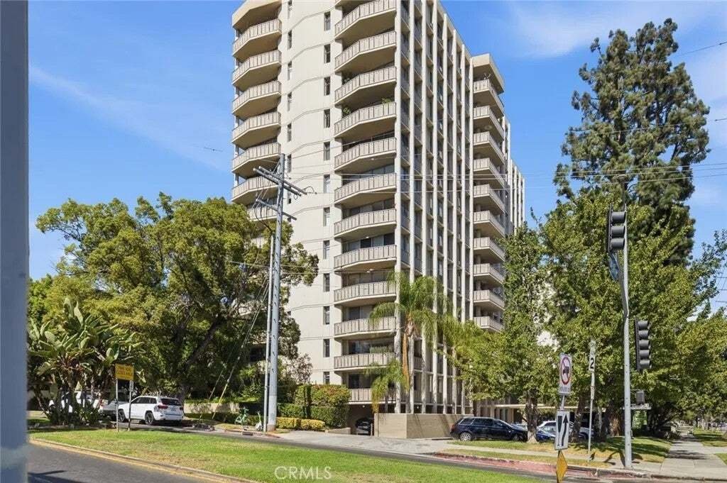 Condo in Los Angeles, California, United States 3 - 18698204