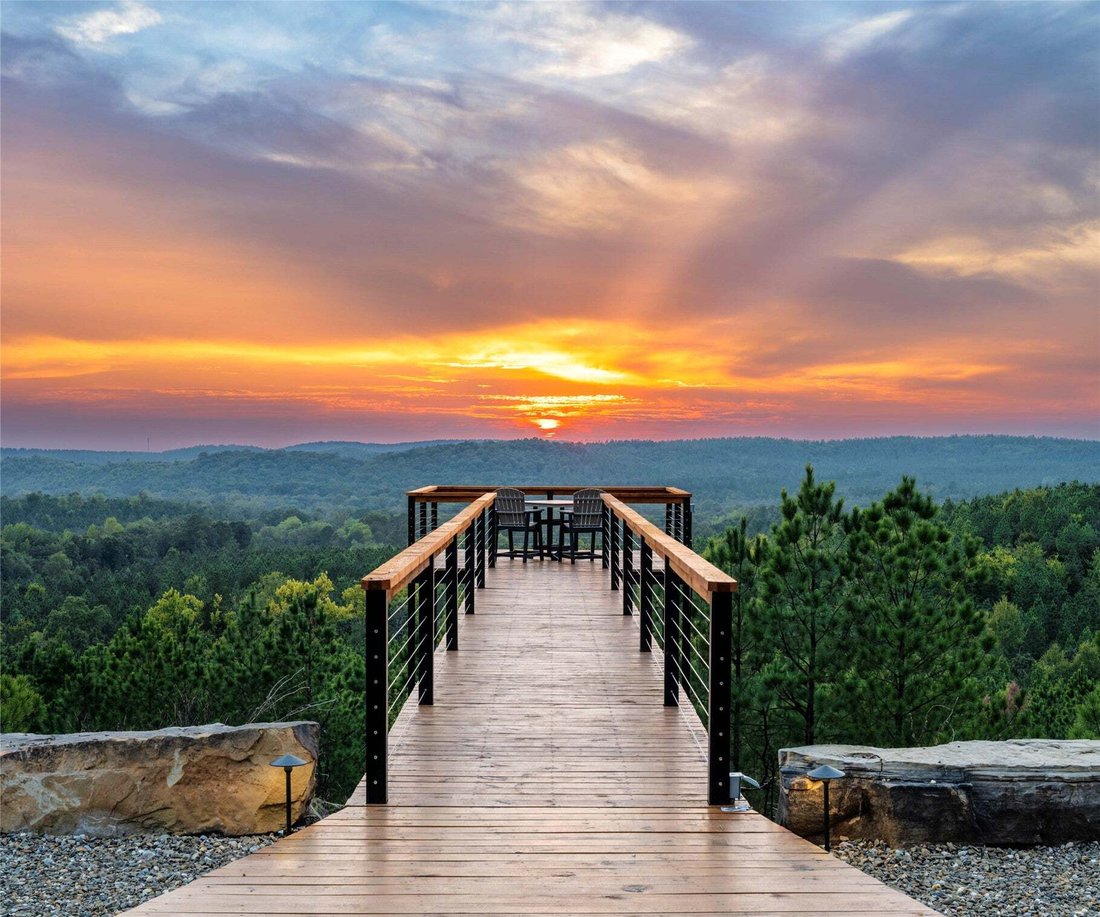 Broken Bow, Oklahoma, United States 3 - 18697377
