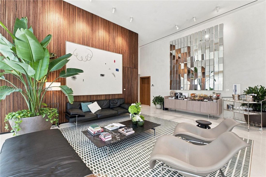 Condo in Miami, Florida, United States 5 - 18696313