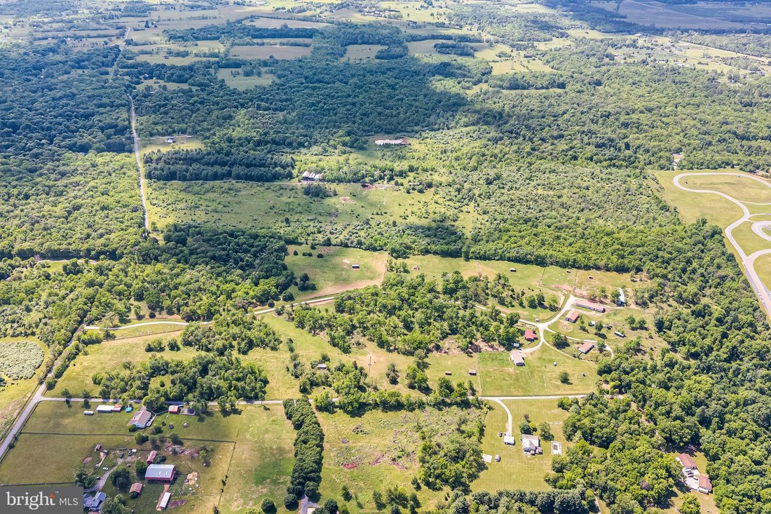 Land in Berryville, Virginia, United States 1 - 18658874