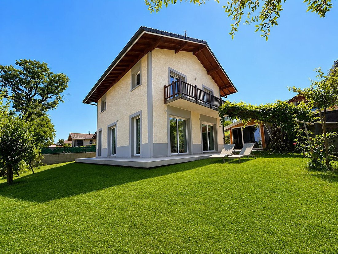 Villa in Allinges, Auvergne-Rhône-Alpes, France 1 - 18699433