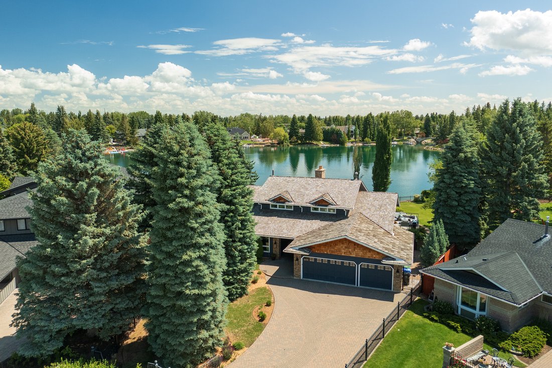House in Calgary, Alberta, Canada 3 - 18696510