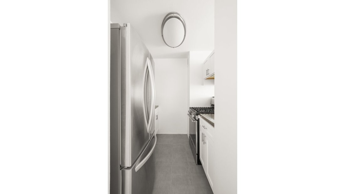 New York, New York, United States 2 - 18698994